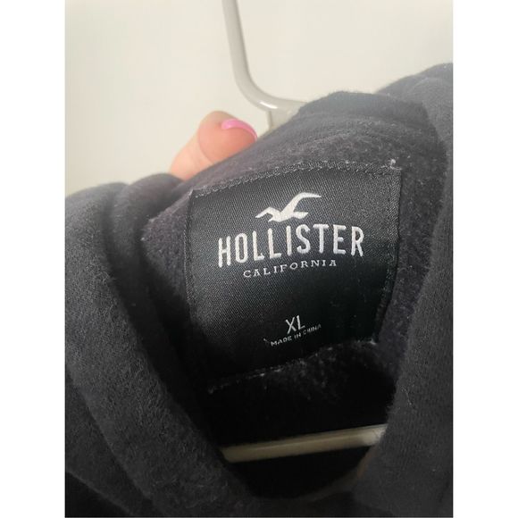 Men’s Hollister Size XL Black and White Hooded Sweatshirt - Picture 3 of 3
